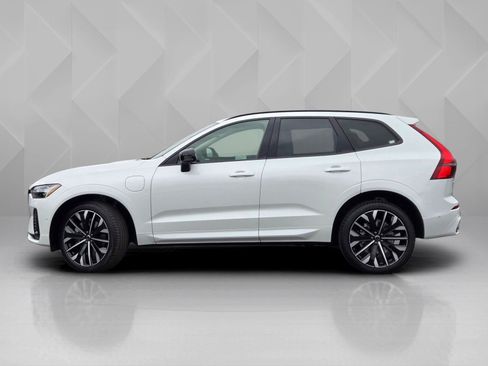 New 2026 Volvo XC60 T8 Ultra w/ Climate Package AWD/4WD image 3
