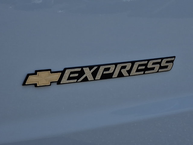 Used 2026 Chevrolet Express 2500 RWD image 32