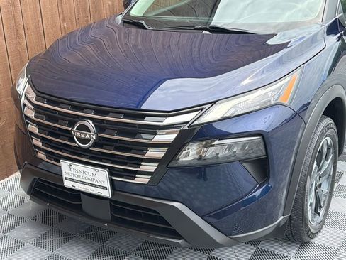 Used 2024 Nissan Rogue SV AWD/4WD image 18