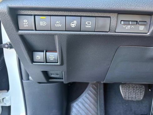 New 2026 Toyota Sienna Platinum AWD/4WD image 28