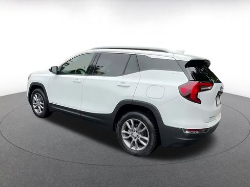 Used 2024 GMC Terrain SLT image 10
