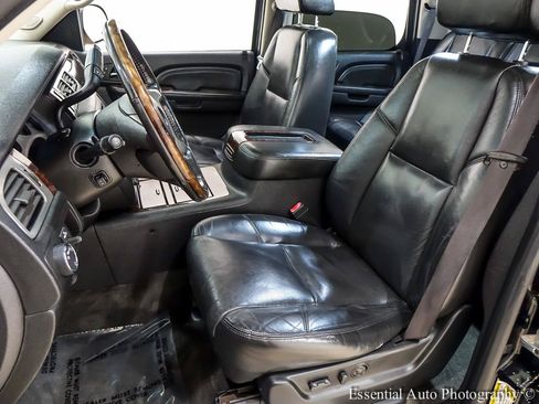 Used 2009 GMC Yukon Denali AWD/4WD image 13