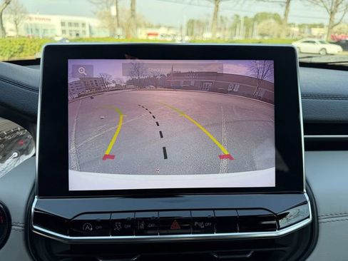 Used 2024 Jeep Compass Limited image 15