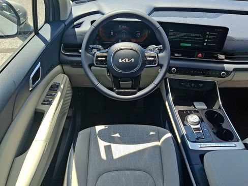 New 2026 Kia Carnival EX FWD image 7