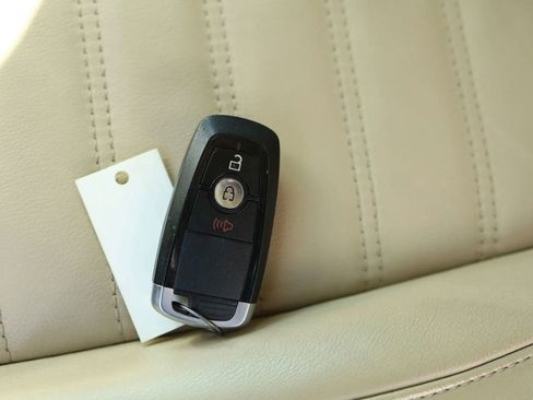 Used 2017 Ford Edge SEL w/ Equipment Group 201A image 29