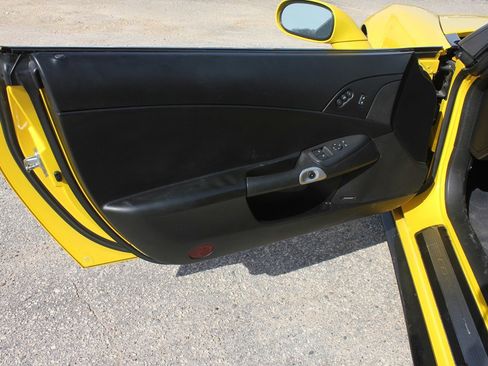 Used 2011 Chevrolet Corvette Grand Sport w/ Preferred Equipment Group image 20