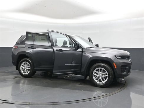 New 2025 Jeep Grand Cherokee Laredo X w/ Luxury Tech Group I image 41