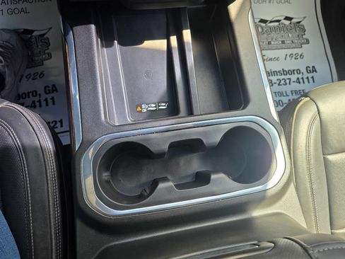 Used 2022 Chevrolet Silverado 3500 High Country w/ Technology Package AWD/4WD image 36