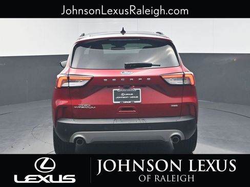 Used 2020 Ford Escape Titanium image 8