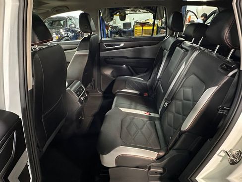 Used 2025 Volkswagen Atlas Peak Edition SE image 20