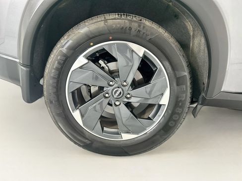 Used 2024 Nissan Rogue SV w/ SV Premium Package FWD image 31