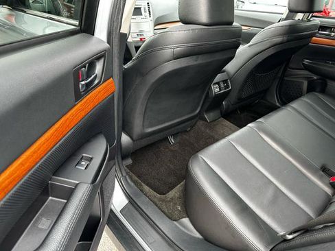Used 2013 Subaru Outback 2.5i Limited w/ Moonroof Pkg image 13