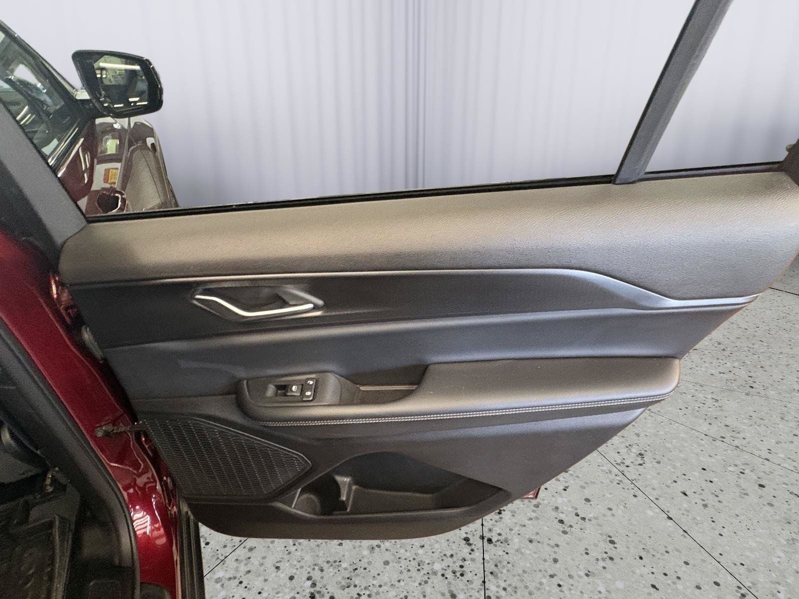 Used 2023 Jeep Grand Cherokee L Laredo AWD/4WD image 18