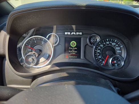 Used 2024 RAM 3500 Tradesman w/ Chrome Appearance Group AWD/4WD image 16