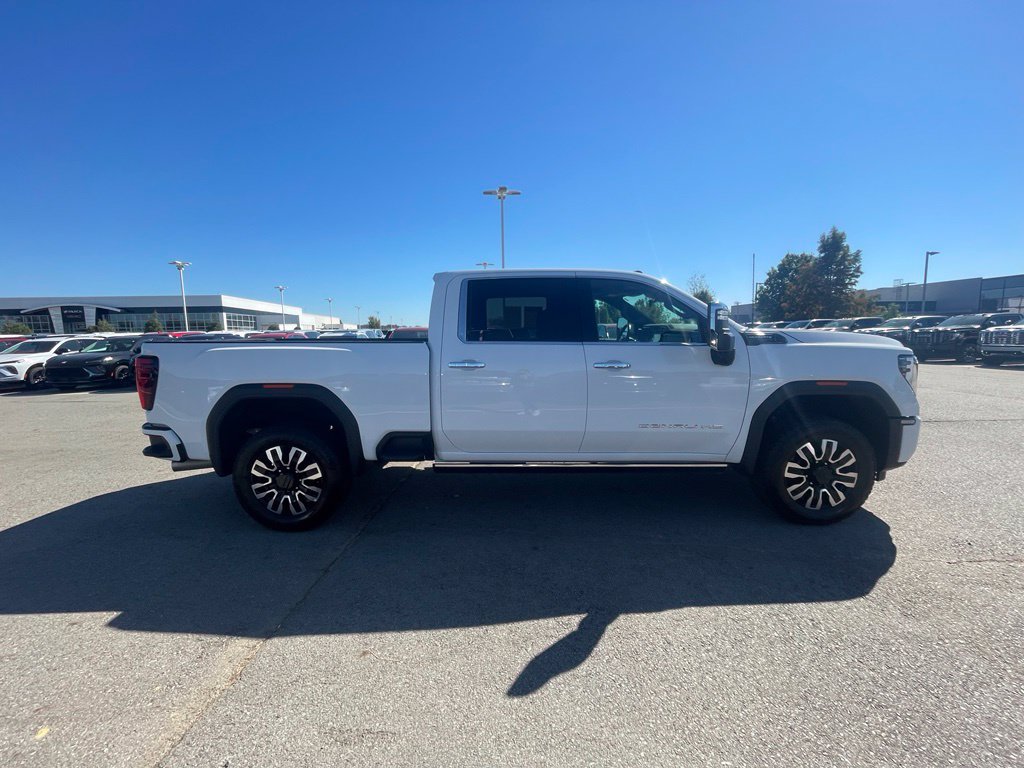 Used 2025 GMC Sierra 2500 Denali Ultimate AWD/4WD image 5
