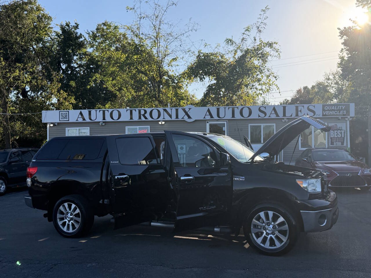 Used 2012 Toyota Tundra Limited w/ Platinum Pkg AWD/4WD image 27