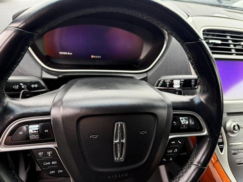 Used 2019 Lincoln Nautilus Select image 10