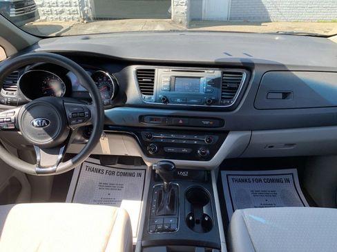 Used 2016 Kia Sedona LX w/ LX Convenience Package FWD image 16