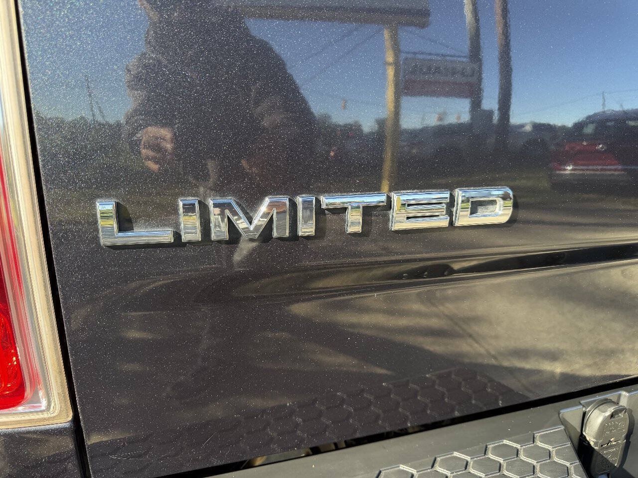 Used 2015 RAM 1500 Limited RWD image 6
