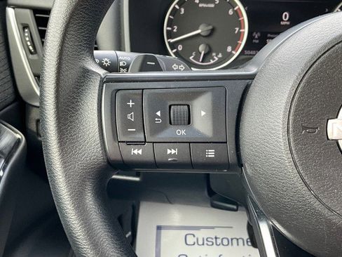 Used 2023 Nissan Rogue S image 14