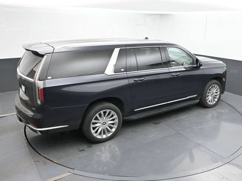Used 2023 Cadillac Escalade ESV Premium Luxury AWD/4WD image 38