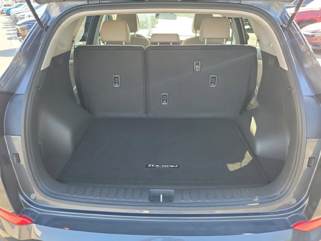 Used 2017 Hyundai Tucson SE w/ Cargo Package FWD image 12