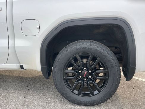 Used 2020 GMC Sierra 1500 Elevation w/ Elevation Convenience Package image 11