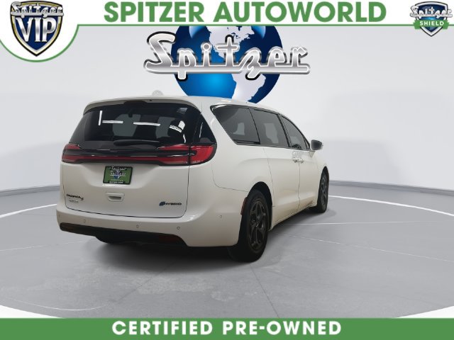 Used 2022 Chrysler Pacifica Touring-L w/ Uconnect Theater Family Group FWD image 10