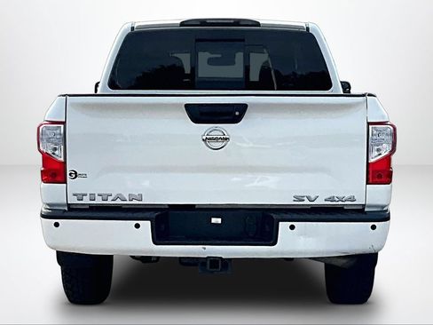 Used 2018 Nissan Titan SV w/ SV Convenience Package AWD/4WD image 5