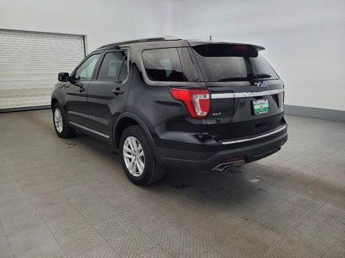 Used 2018 Ford Explorer XLT w/ Equipment Group 202A image 5