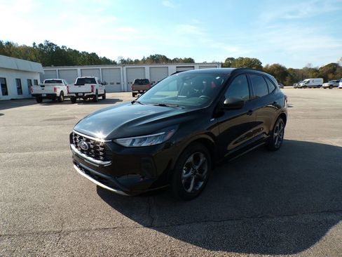 Used 2024 Ford Escape ST-Line image 3