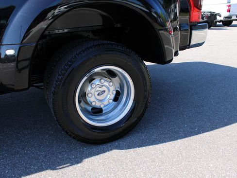 Used 2022 Ford F350 Lariat w/ Lariat Ultimate Package image 4