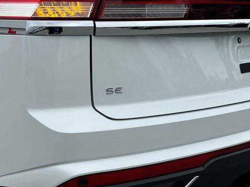 New 2026 Volkswagen Atlas Cross Sport SE AWD/4WD image 7