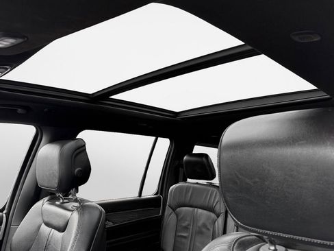 Used 2022 Jeep Wagoneer Series II w/ Premium Group I image 19