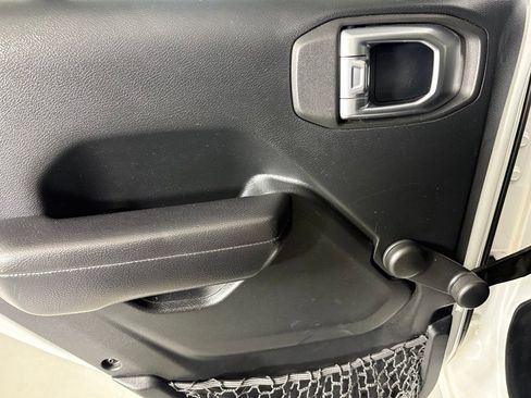 Used 2018 Jeep Wrangler Unlimited Sport AWD/4WD image 36