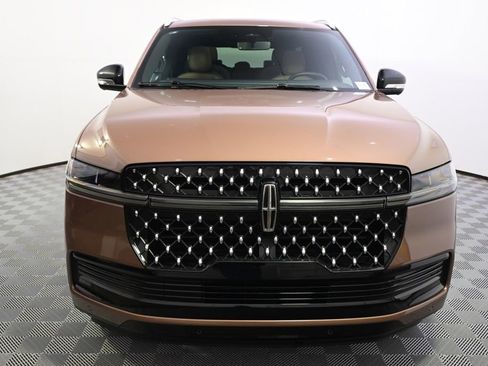 New 2026 Lincoln Navigator L Black Label AWD/4WD image 10