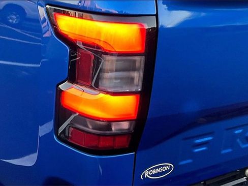 Used 2025 Nissan Frontier SV image 29