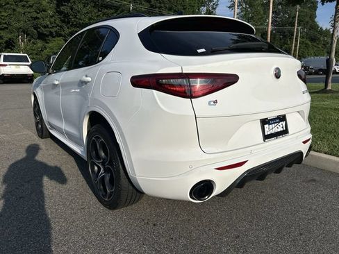 Used 2023 Alfa Romeo Stelvio Veloce AWD/4WD image 6
