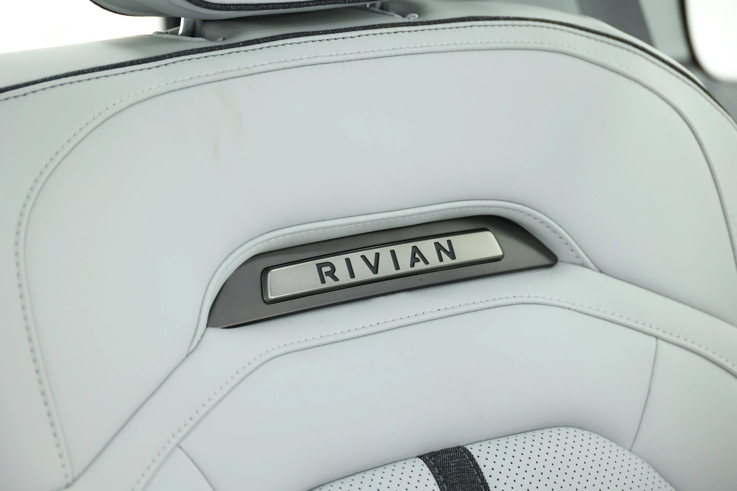 Used 2024 Rivian R1S Adventure Quad AWD/4WD image 88