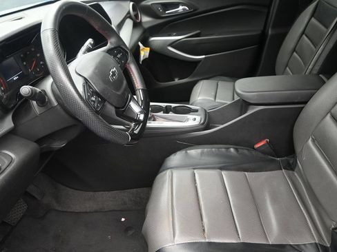 Used 2024 Chevrolet Trax RS FWD image 12
