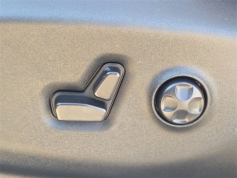 Used 2023 Chrysler Pacifica Touring-L image 21