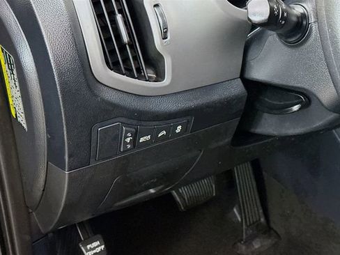 Used 2015 Kia Sportage LX image 12