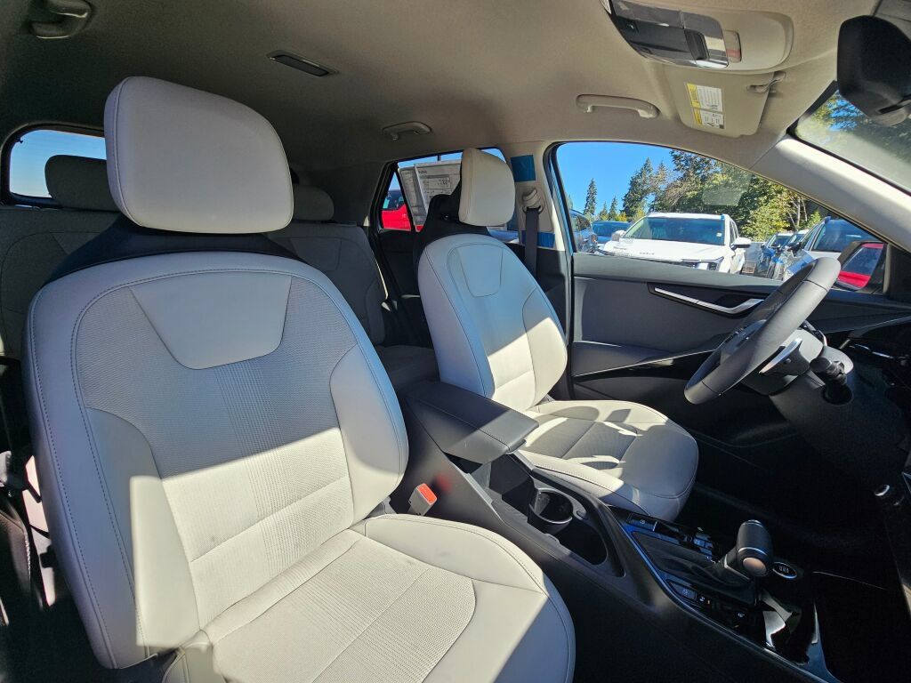 New 2026 Kia Niro EX FWD image 31