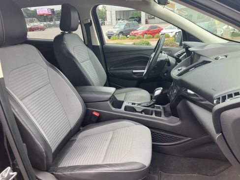 Used 2019 Ford Escape SE FWD image 31