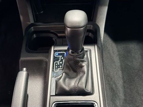Used 2019 Toyota Tacoma TRD Off-Road AWD/4WD image 15