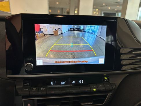 Used 2025 Toyota Camry LE image 24