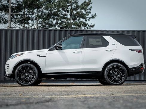 Used 2025 Land Rover Discovery Dynamic SE AWD/4WD image 3