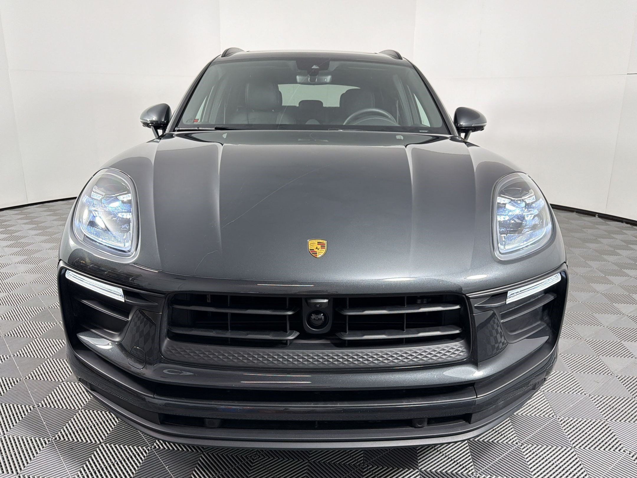 Certified 2026 Porsche Macan AWD/4WD image 6