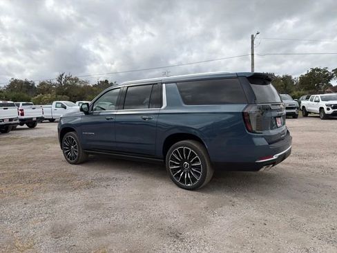 New 2026 Chevrolet Suburban High Country image 7