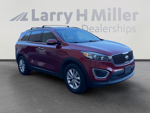 Used 2017 Kia Sorento LX FWD image 7